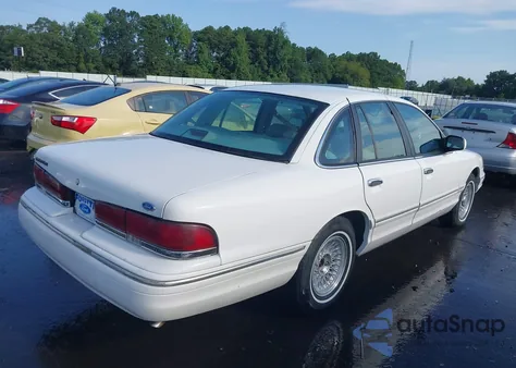 1997 Ford Crown Victoria Lx z USA, uszkodzony, nr VIN 2FALP74WXVX103635